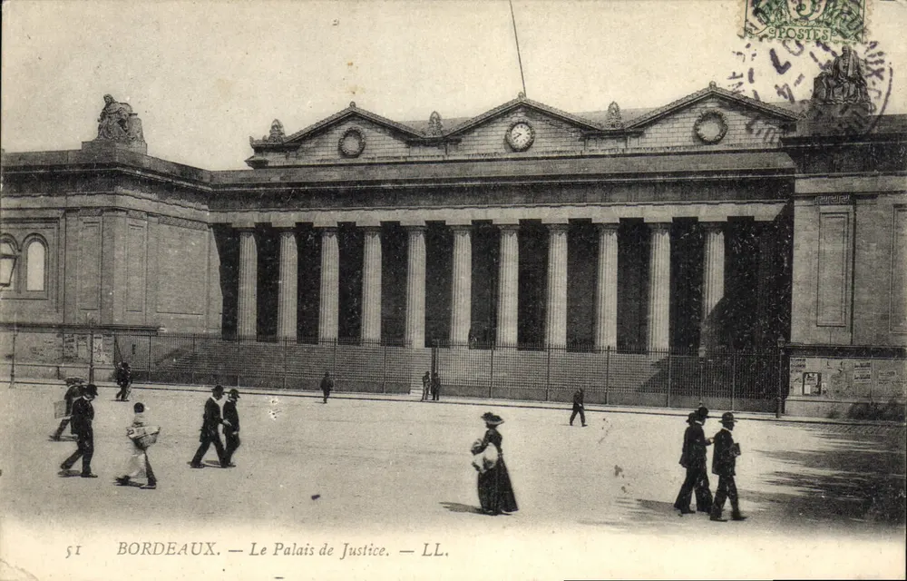Bordeaux — O Palácio de Justiça — LL. - Frente