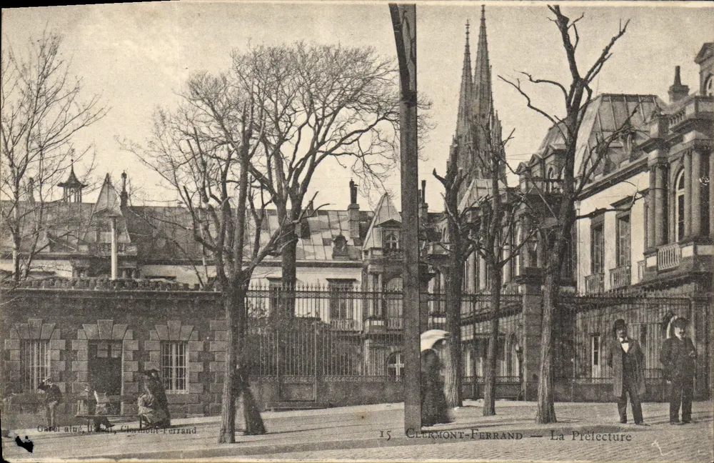 Clermont-Ferrand — A Prefeitura — editor G. D. B. n°15 - Frente