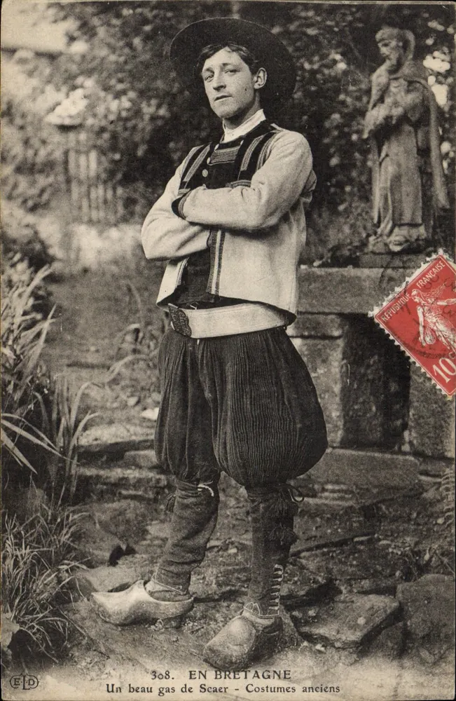 Ein hübscher Gas von Scaer - Alte Kleidung — IN BRETAGNE — Verlag E.P.D. Nr. 308 - Vorderseite