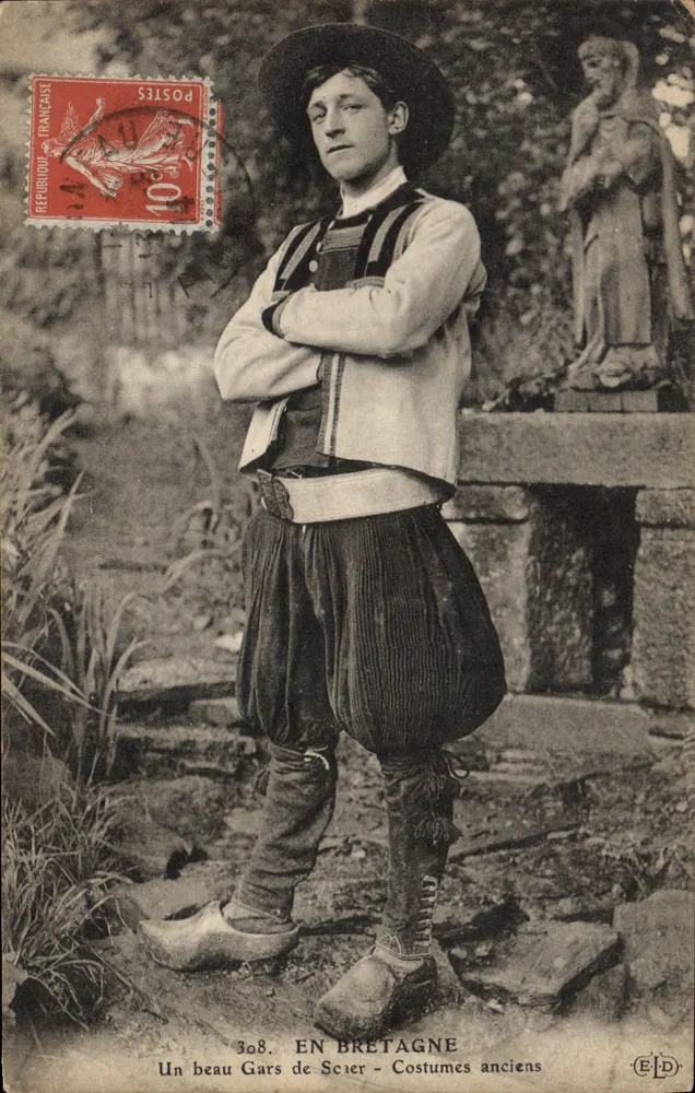 Ein hübscher Försterjunge — alte Kleidung — IN BRETAGNE — Verlag E.J.D. - Vorderseite