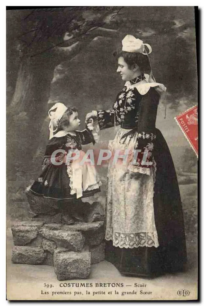 Bretone Kleidung — Scaër — Erste Schritte, die kleine Schwester und die große Schwester - Vorderseite