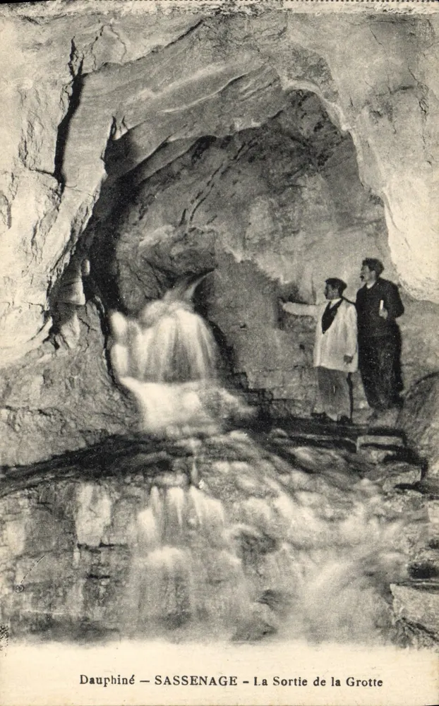Dauphiné - Sassenage - Ausgang der Höhle - Vorderseite