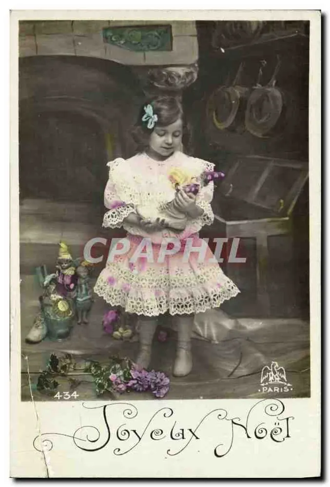 Mädchen in besticktem Kleid mit einem Vogel — WeihnachtsSzene — Verlag PARIS, n° 434 - Vorderseite