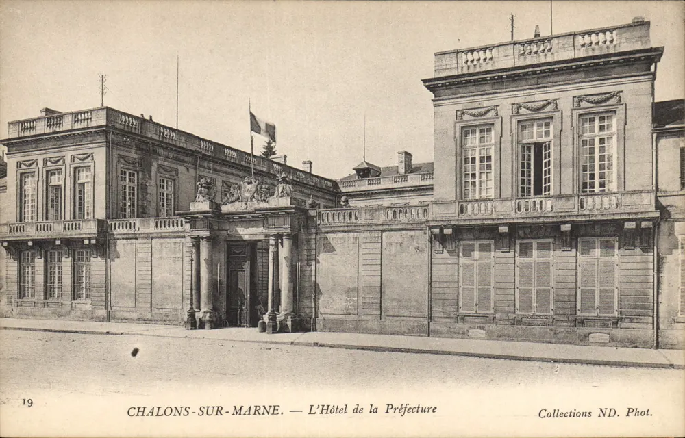 Chalons-sur-Marne — Das Präfekturhotel — Collections ND. Phot. n°19 - Vorderseite