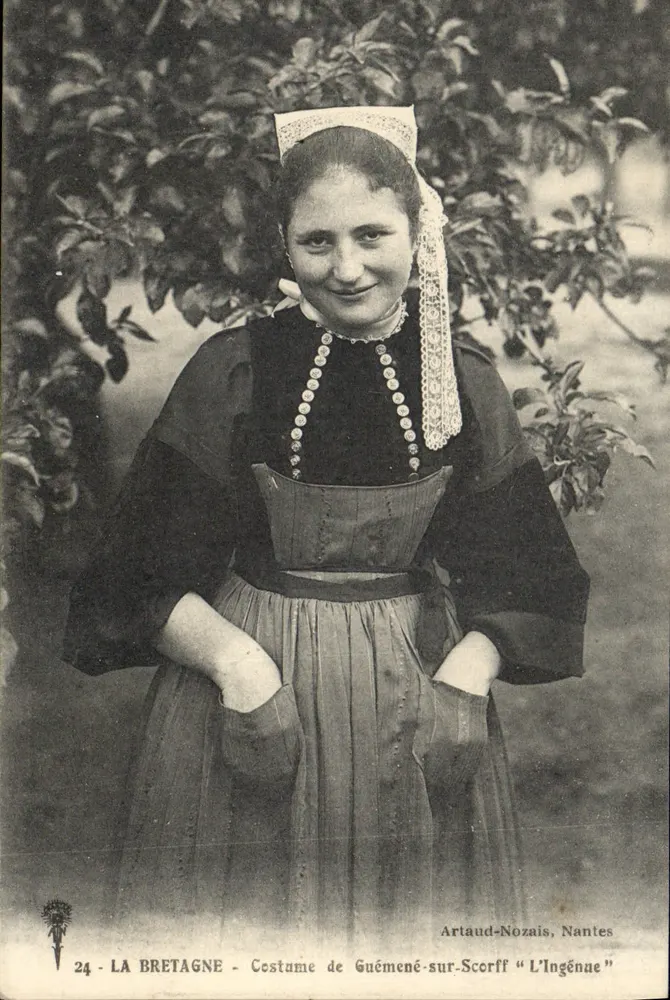 Guémené-sur-Scorff — Traje tradicional de Guémené-sur-Scorff — Artaud-Nozais, Nantes - Frente