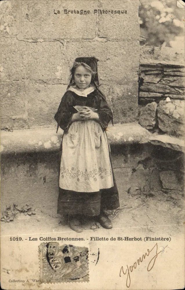 Les Colffes Bretonnes — Fillette de St-Herbot (Finistère) — Collection A. Warin, n° 1019 - Frente