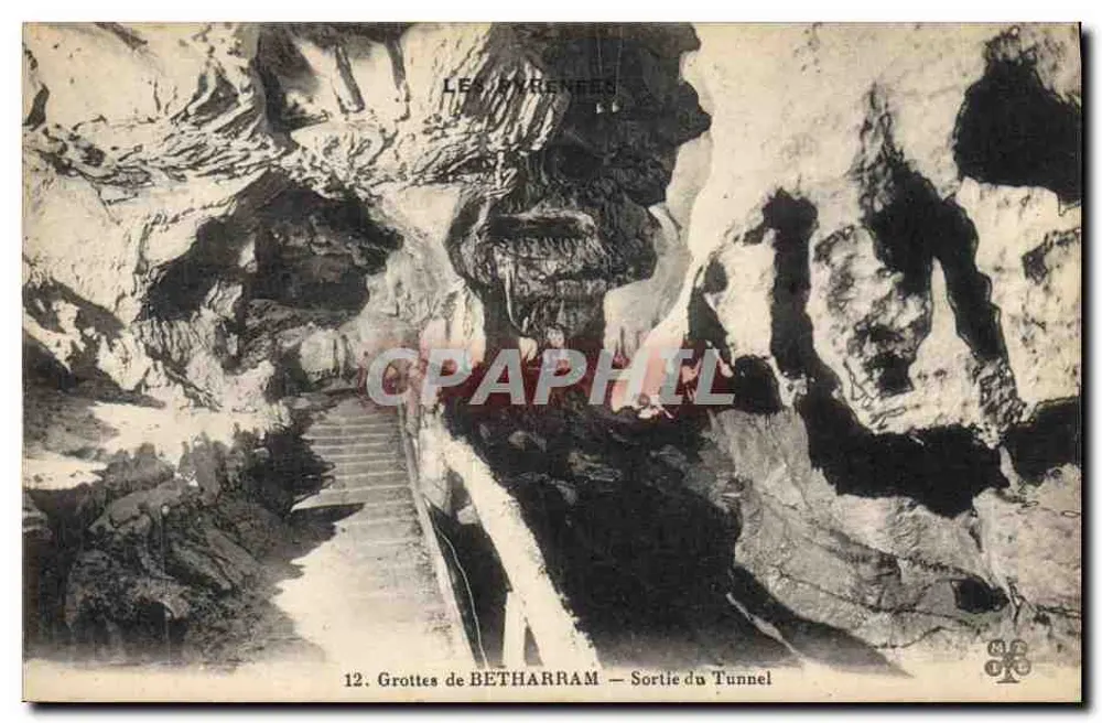 Grutas de BETHARRAM — Saída do Túnel — Os Pirineus - Frente