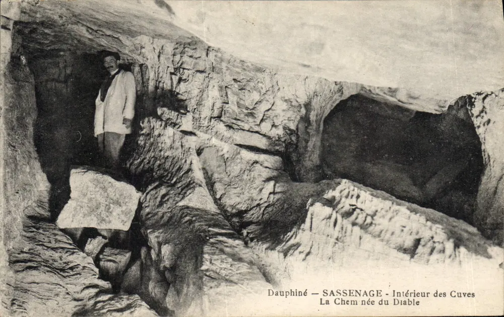 Dauphiné — Sassenage — Innenansicht des Teufelschimmels - Vorderseite