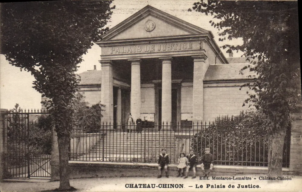 Castello di Chinon — Il Palazzo di Giustizia — Edit. Montaron-Lemaitre - Recto