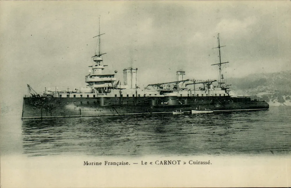 Marinha Francesa — O « CARNOT » Couraçado - Frente