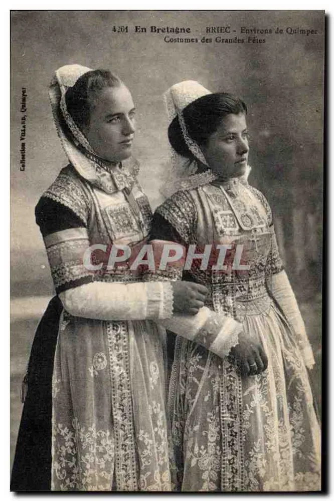 Zwei junge Frauen in traditionellen bretonischen Kleidern — Um Quimper — Sammlung Villa, Quimper, Nr. 4204 - Vorderseite