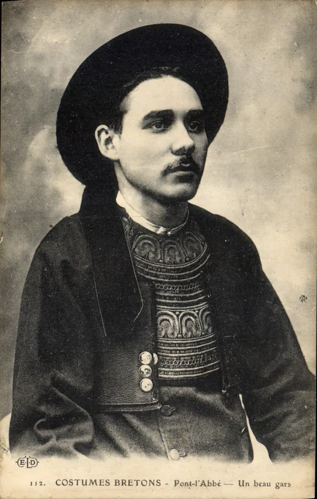 Trajes bretones — Pont-l'Abbé — Um belo rapaz — E.D. n°112 - Frente