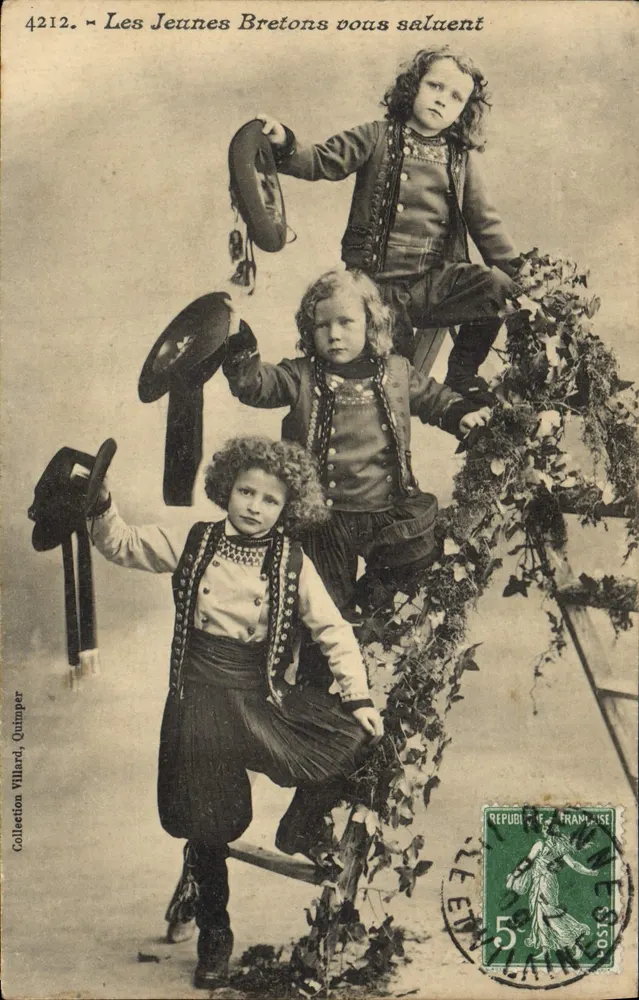 De jonge Bretons groeten u — Collectie Villhard, Quimper — n° 4212 - Voorkant