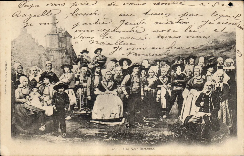 Une Noce Bretonne — scène de groupe en costume traditionnel devant un château — éditeur VILLARO, n° 1000 - Frente