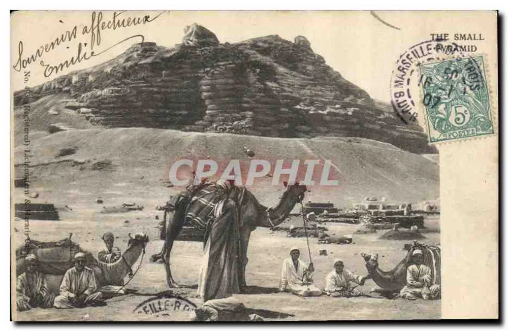 छोटी पिरामिड — रेगिस्तान के दृश्य के साथ एक ड्रोमेडार और आदमी — प्रकाशक: फिले-रेनियर, संख्या 106 - आगे