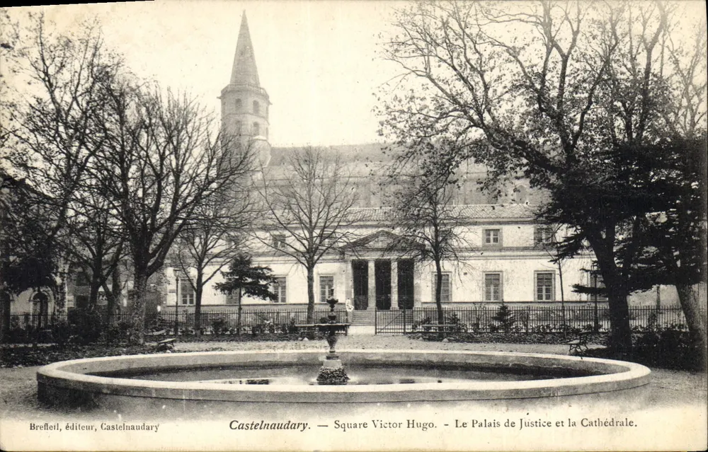 Castelnau-d'Aude — Square Victor Hugo — Das Gerichtsgebäude und die Kathedrale — Brefeill, Verleger, Castelnau-d'Aude - Vorderseite