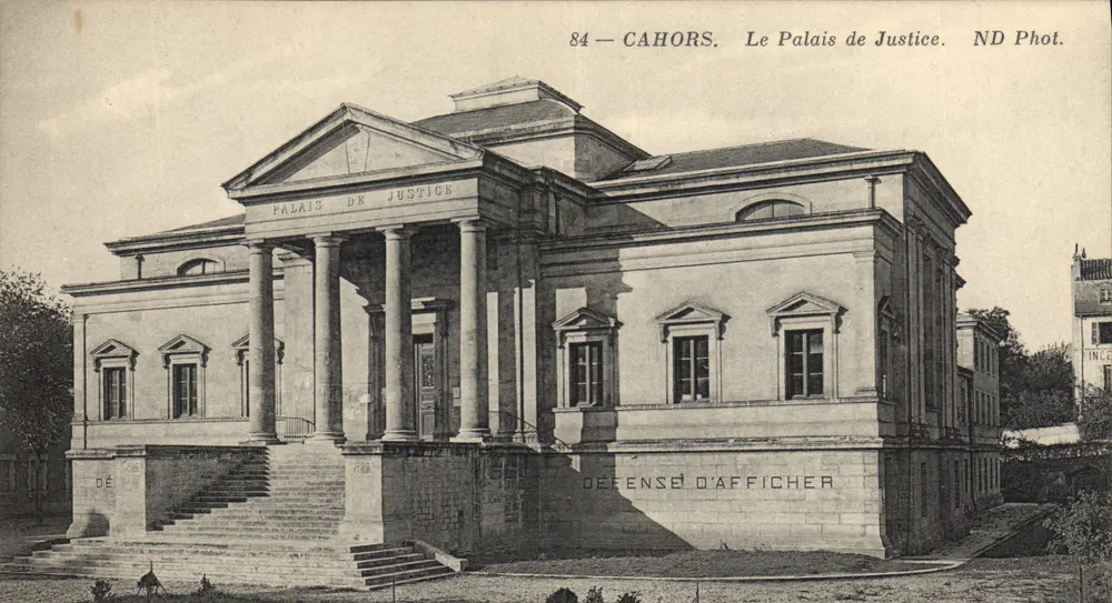 Cahors — O Palácio de Justiça — ND Fot. - Frente