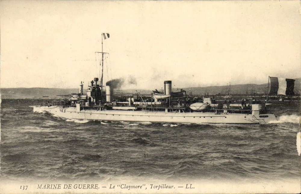 Marinha de guerra — O "Claymore", torpedeiro — LL. — N° 137 - Frente