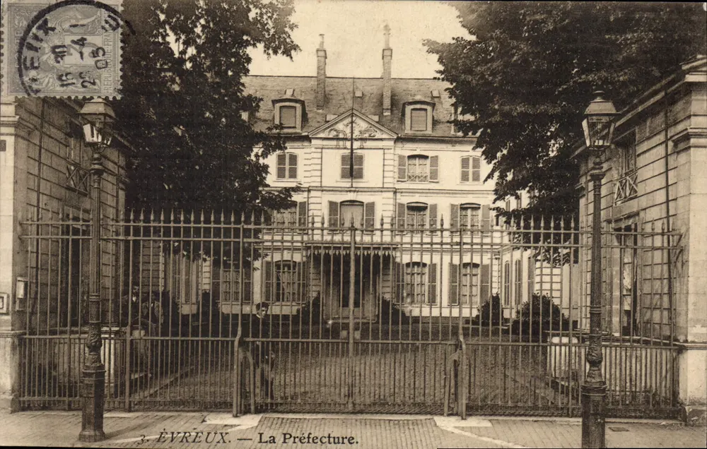 Évreux — A Prefeitura — Editor não identificado, número de série 3 - Frente