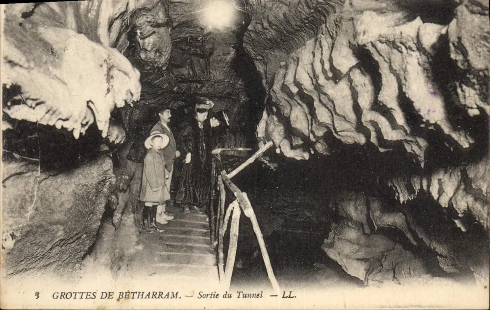 Grottes van Bétharram — Uitgang van het Tunnel — LL. - Voorkant