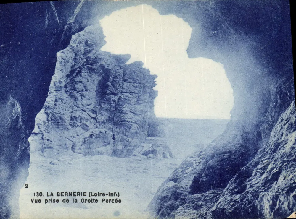 LA BERNERIE (Loire-Inf.) — Ansicht von der Durchgangshöhle — F. Chapeau, Verlag Nantes - Vorderseite