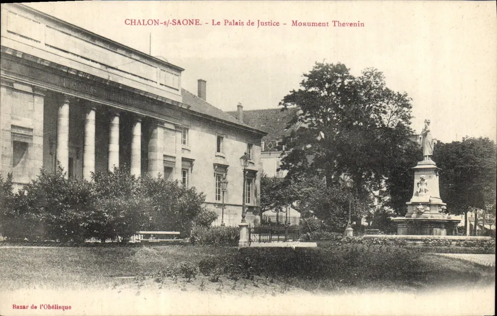 Chalon-sur-Saône — Das Justizpalast und Denkmal Thevenin — Obelisken-Markt - Vorderseite