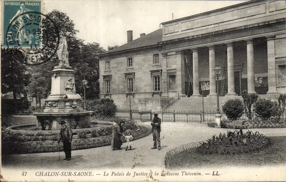 Chalon-sur-Saône — Palast der Justiz und Fontaine Thévenin — LL - Vorderseite