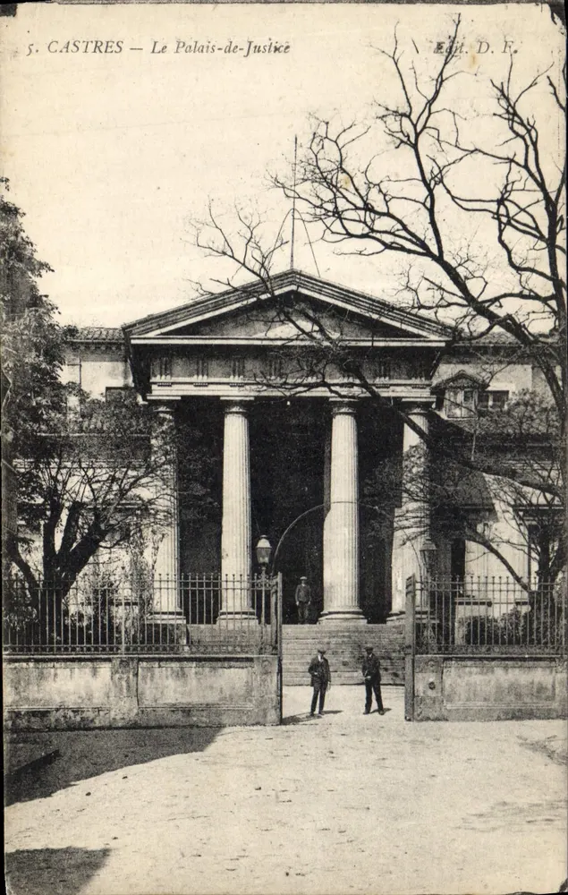 Castres — O Palácio de Justiça — Edit. D.F. - Frente
