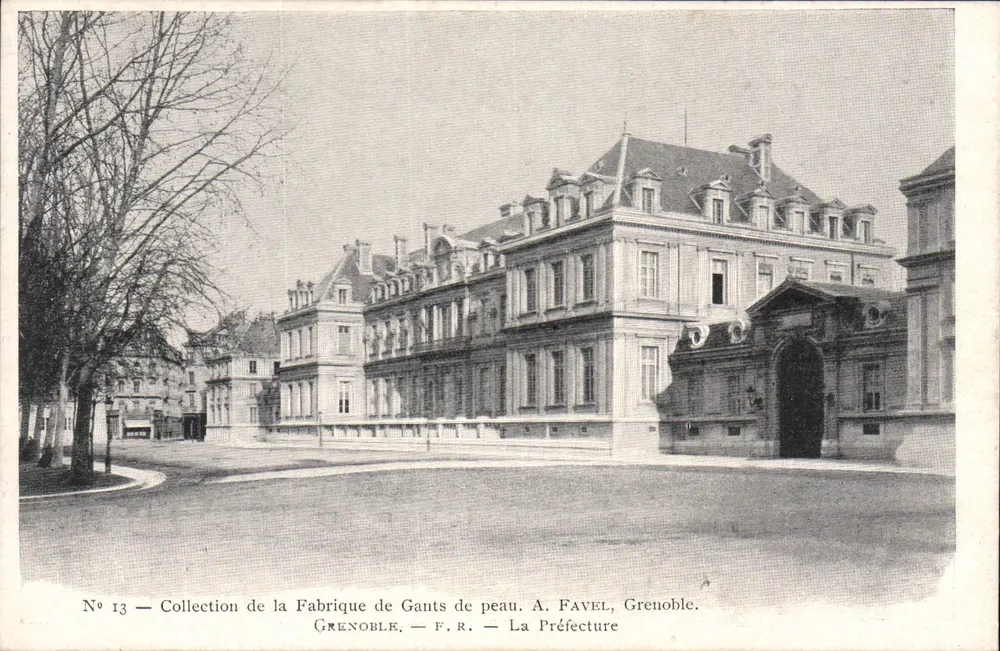 Prefeitura de Grenoble — Coleção da Fábrica de Luvas de Couro — A. FAVEL, Grenoble - Frente