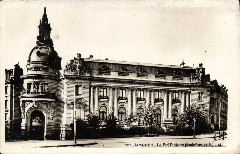 Limoges — A Prefeitura — Godefroy, arq. — n°27 - Frente