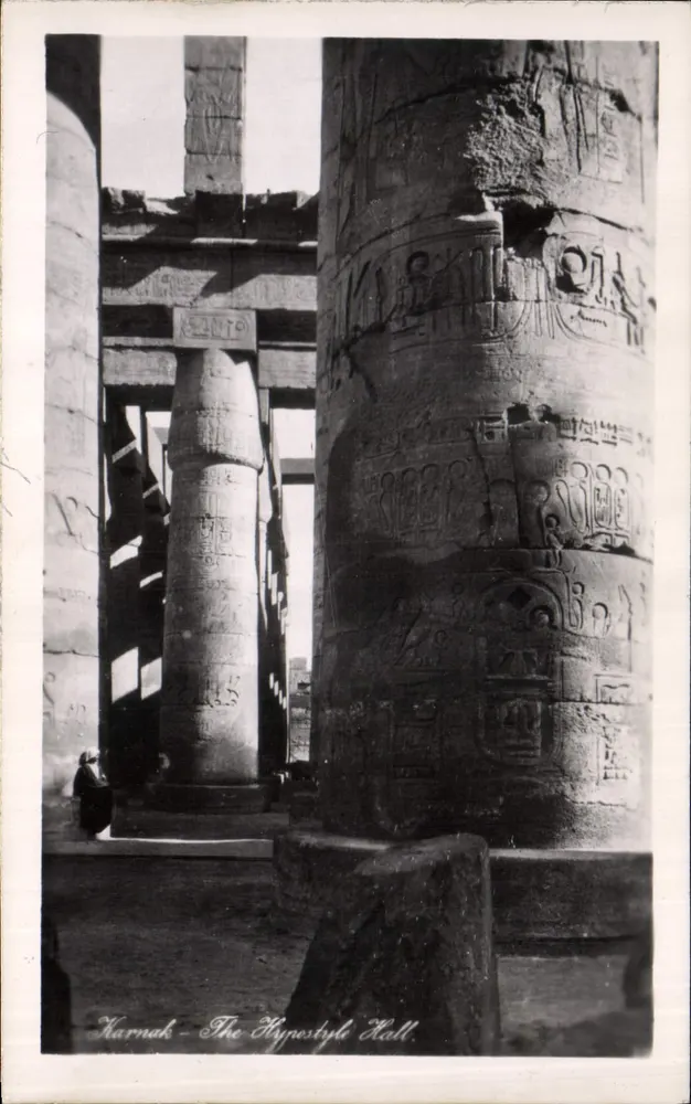 Karnak — O Salão Hipóstilo — detalhe de uma coluna - Frente
