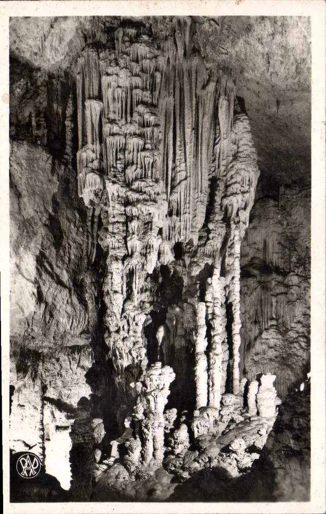 Aven d'Orgnac (Ardèche) — Der kleine West-Orgelpfeifen — Oberer Saal — Foto Albert Perret-Tont-Saint-Esprit - Vorderseite