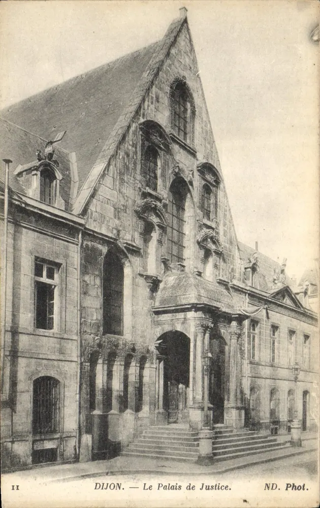 Dijon — O Palácio de Justiça — ND. Phot. - Frente