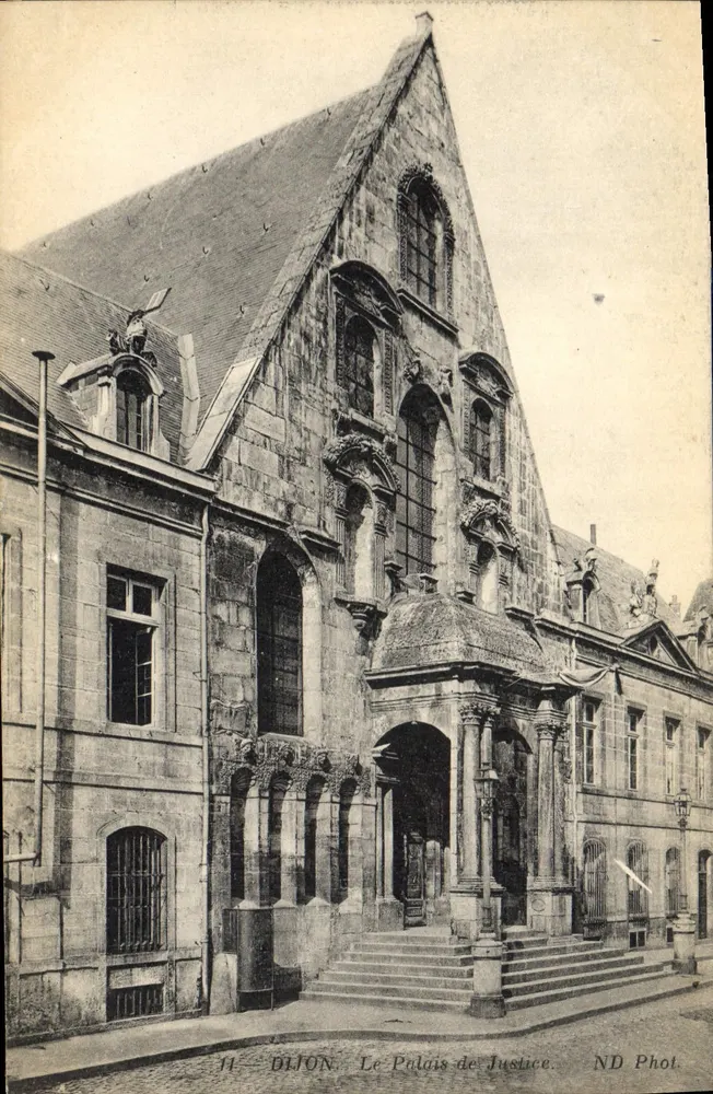 Dijon — O Palácio de Justiça — ND Phot. - Frente