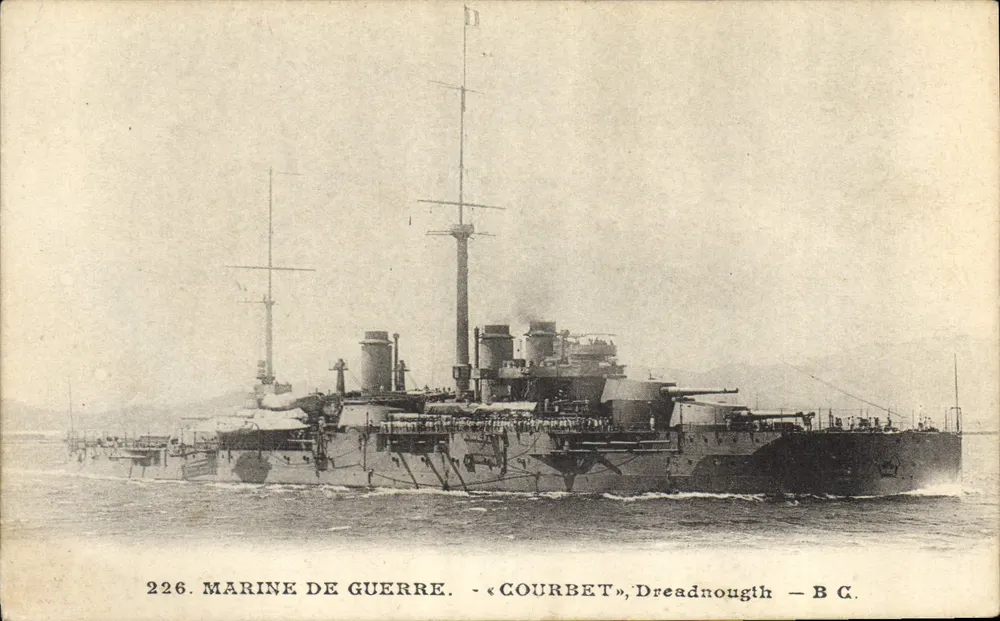 Navio de guerra « Courbet » — Dreadnought — B.C. — n° 226 - Frente