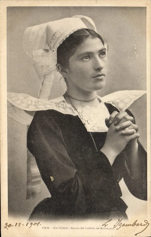 Mulher jovem em oração — Estudo de toucados bretones — L. Izambard, n° 1202 - Frente