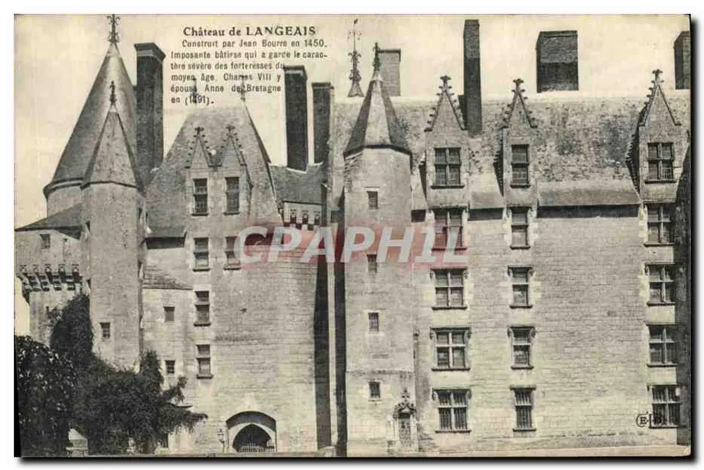 लांगेयास के किला — जीन बौरे द्वारा 1450 में बनाया गया, मध्य युग के शानदार किला, जो 1491 में एन डी ब्रेटेन द्वारा ले लिया गया — एडिटर ई.बी. - आगे