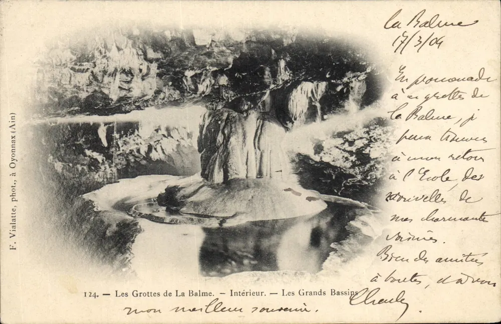 Die Höhlen von La Balme — Innenansicht — Die großen Becken — F. Vialatte, Fotografie in Oyonnax (Ain) — n° 124 - Vorderseite