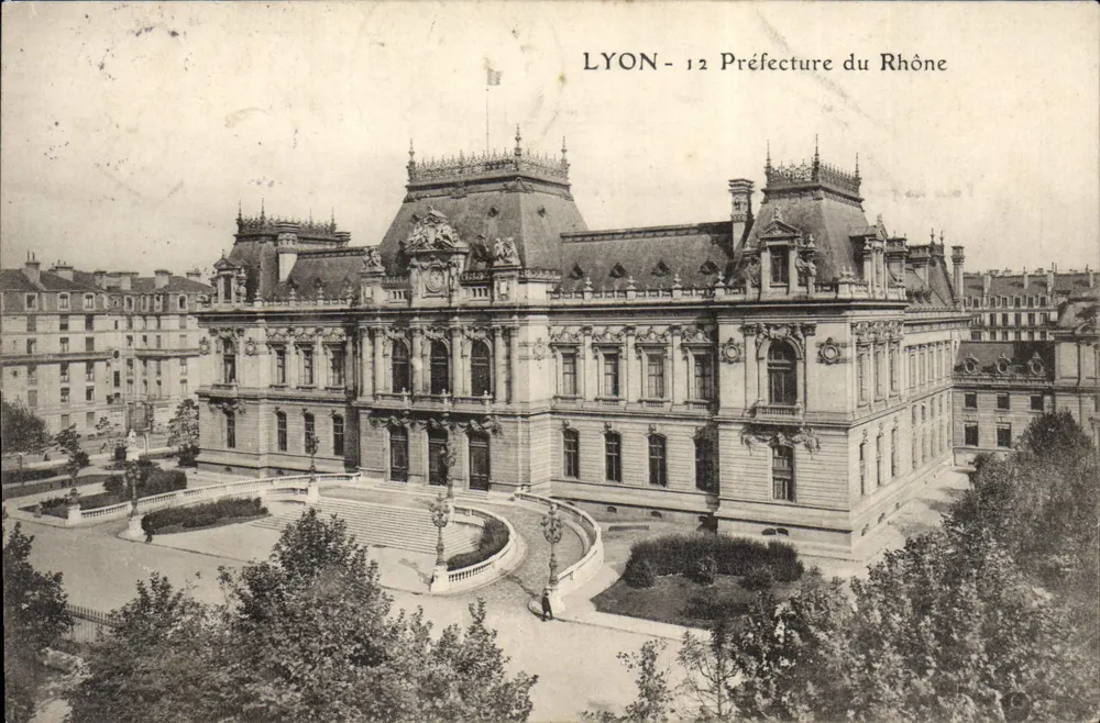 LYON - 12 Prefeitura do Ródano — vista arquitetônica — editor não identificado - Frente
