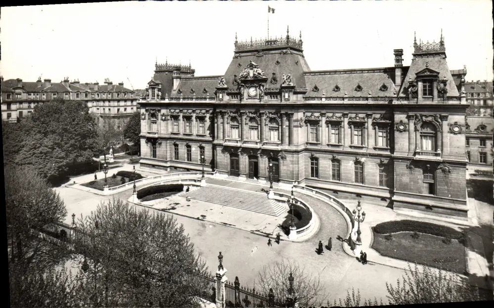 Lyon - A prefeitura — editor V. Huguet, n° 30 - Frente