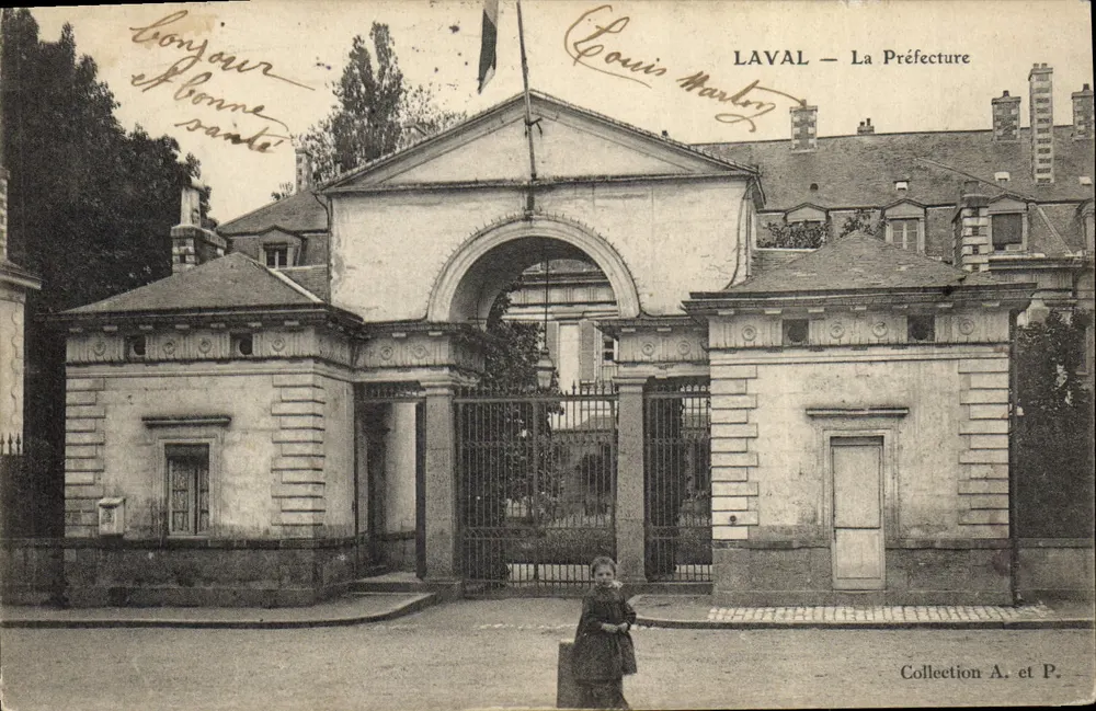 A Prefeitura — LaVAL — Louis Martiny - Frente