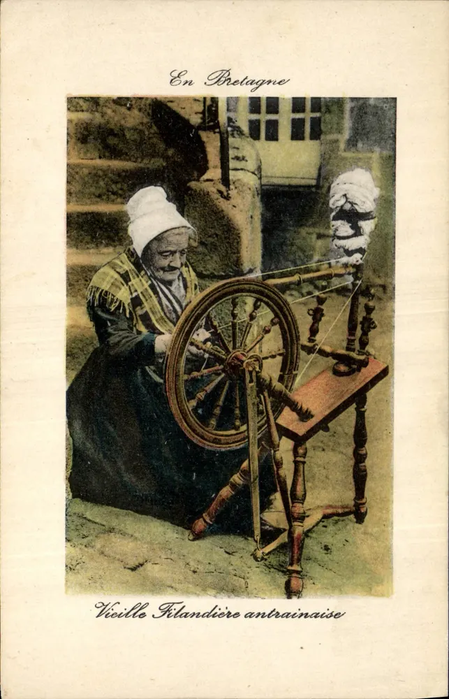 Alte Spinnrade aus Antrain — In der Bretagne — Le Doley - Vorderseite