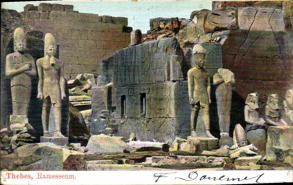 Tebas, Ramsés II — vista do templo de Ramsés — editor F. Dorelmet, número de série não visível - Frente