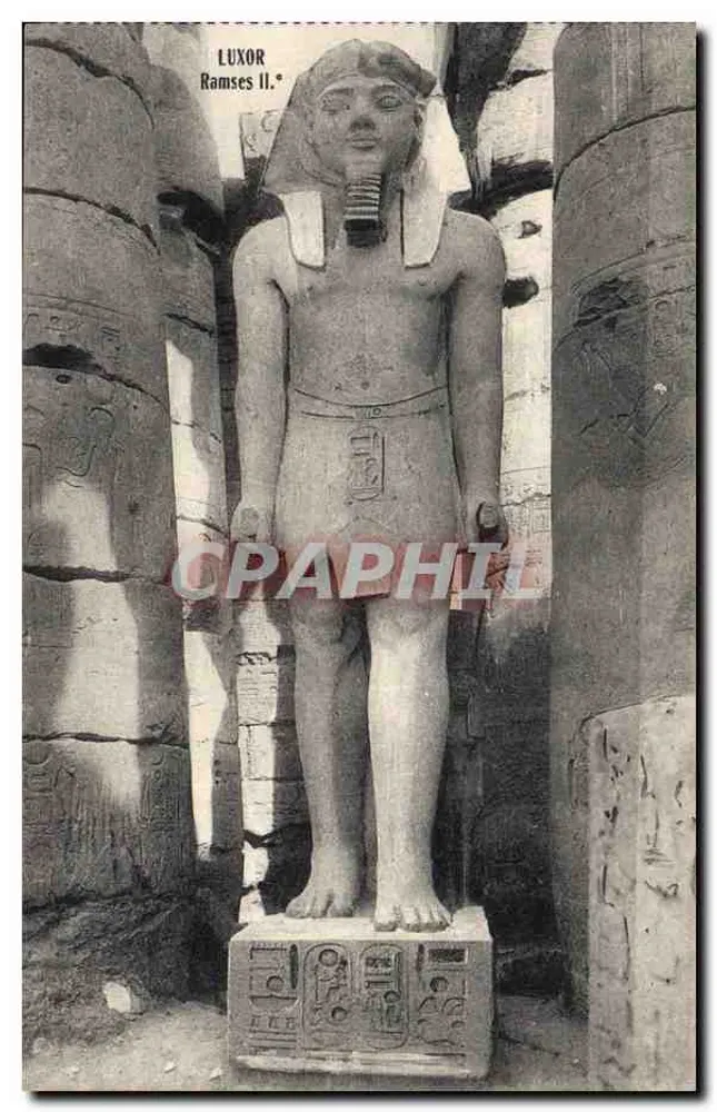 Estátua de Ramsès II — Templo de Luxor — editada por The Cairo Postcard Trust - Frente