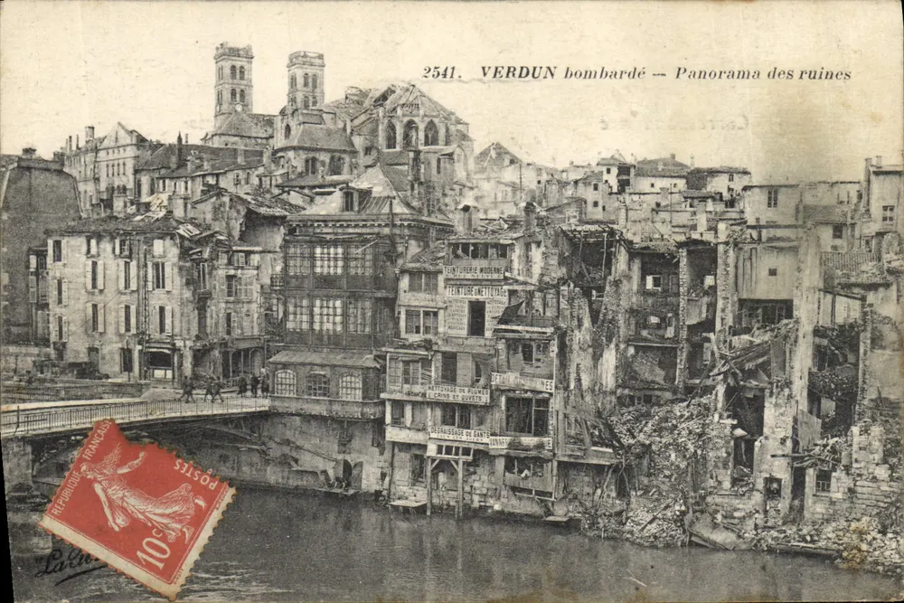 Verdun bombardiert — Panorama der Ruinen — Verlag Lain Nr. 2541 - Vorderseite