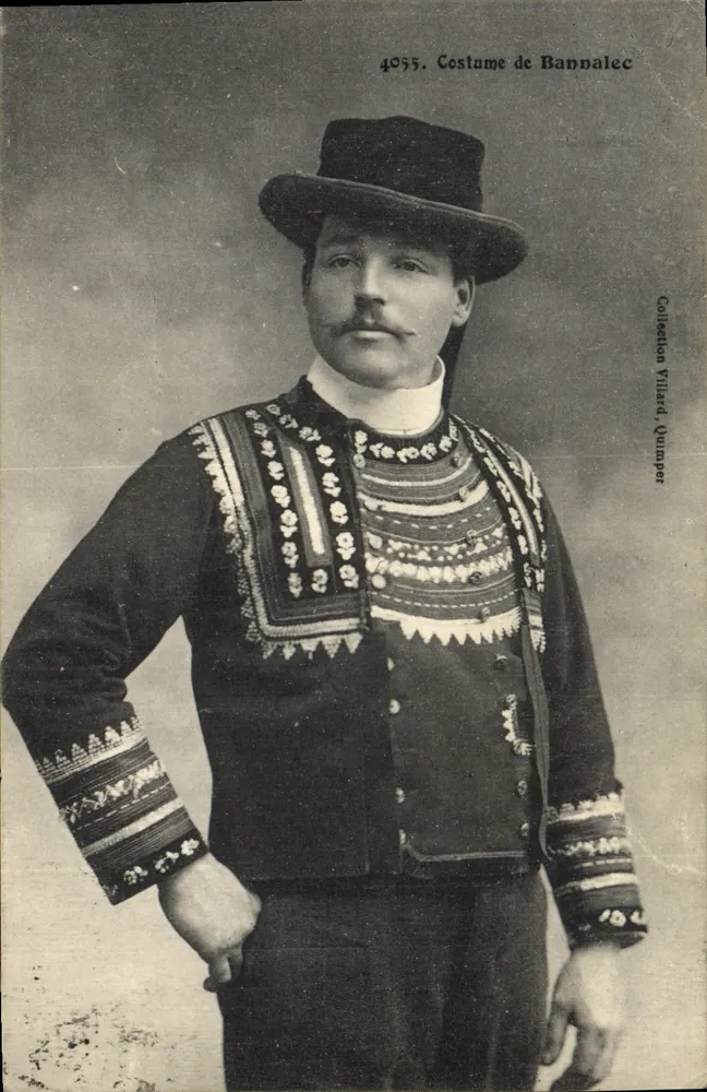 Traje de Bannalec — Coleção Viliard, Quimper — n° 4055 - Frente
