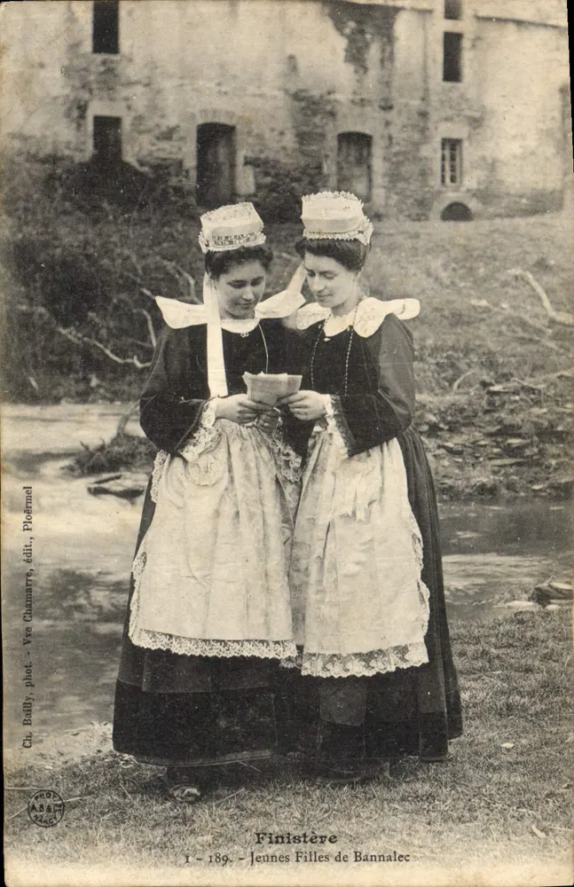 Junge Mädchen aus Bannalec — Finistère — Yve Chanannare, phot. Ch. Badilly, edit. Plofrinal - Vorderseite