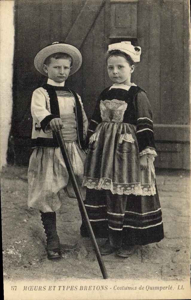Crianças com trajes de Quimperlé — Costumes e Tipos Bretões — n°57 — LL - Frente