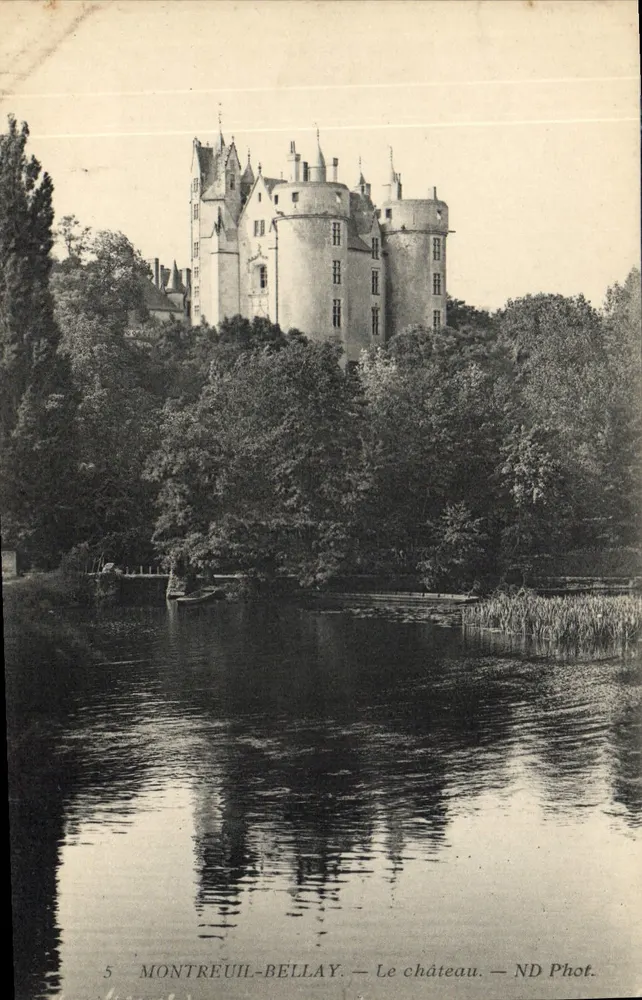 Montreuil-Bellay — El castillo — ND Fot. - Anverso