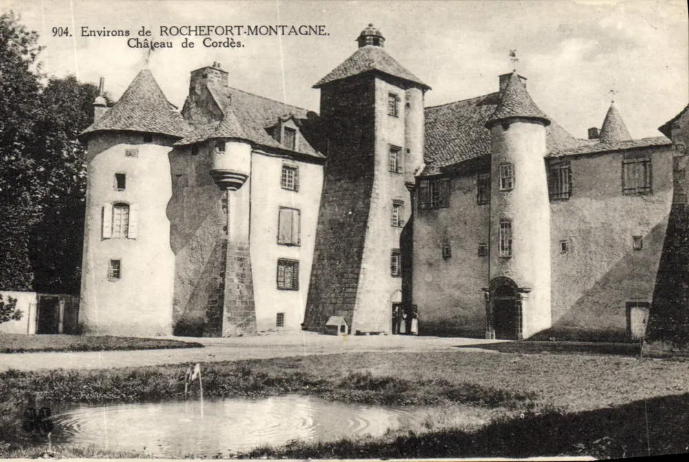 Schloss Cordès — Umgebung von Rochefort-Montagne - Vorderseite